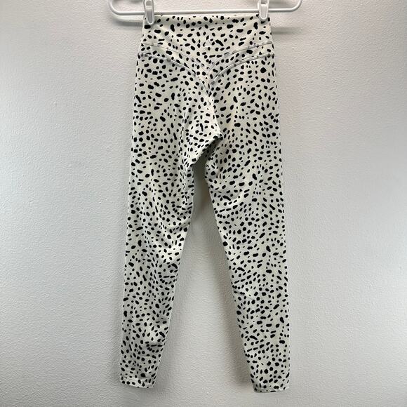 Vitality Kingdom Collection Snow Leopard Leggings Size Small - Picture 2 of 10